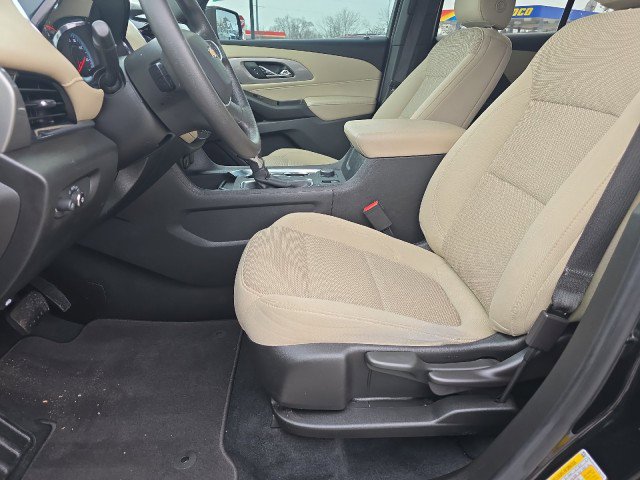 Used 2023 Chevrolet Traverse LS image 16