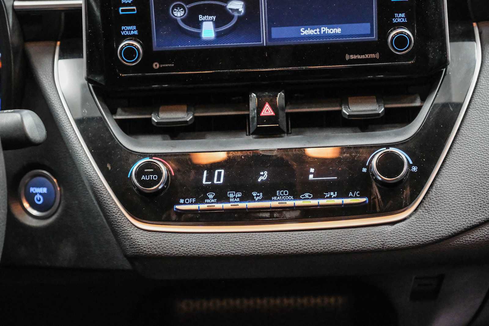 Used 2021 Toyota Corolla LE w/ Carpet Mat Package (TMS) FWD image 17