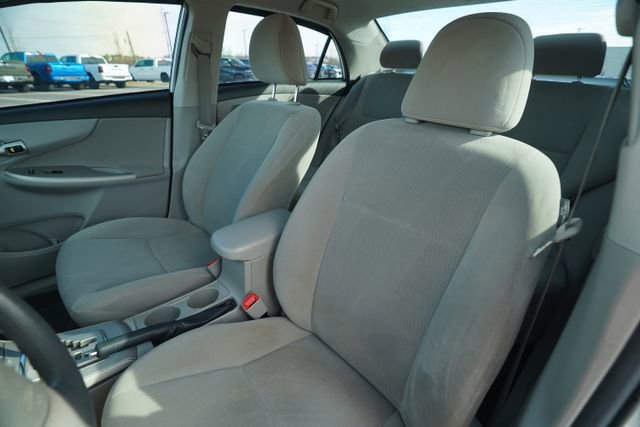 Used 2013 Toyota Corolla LE image 33