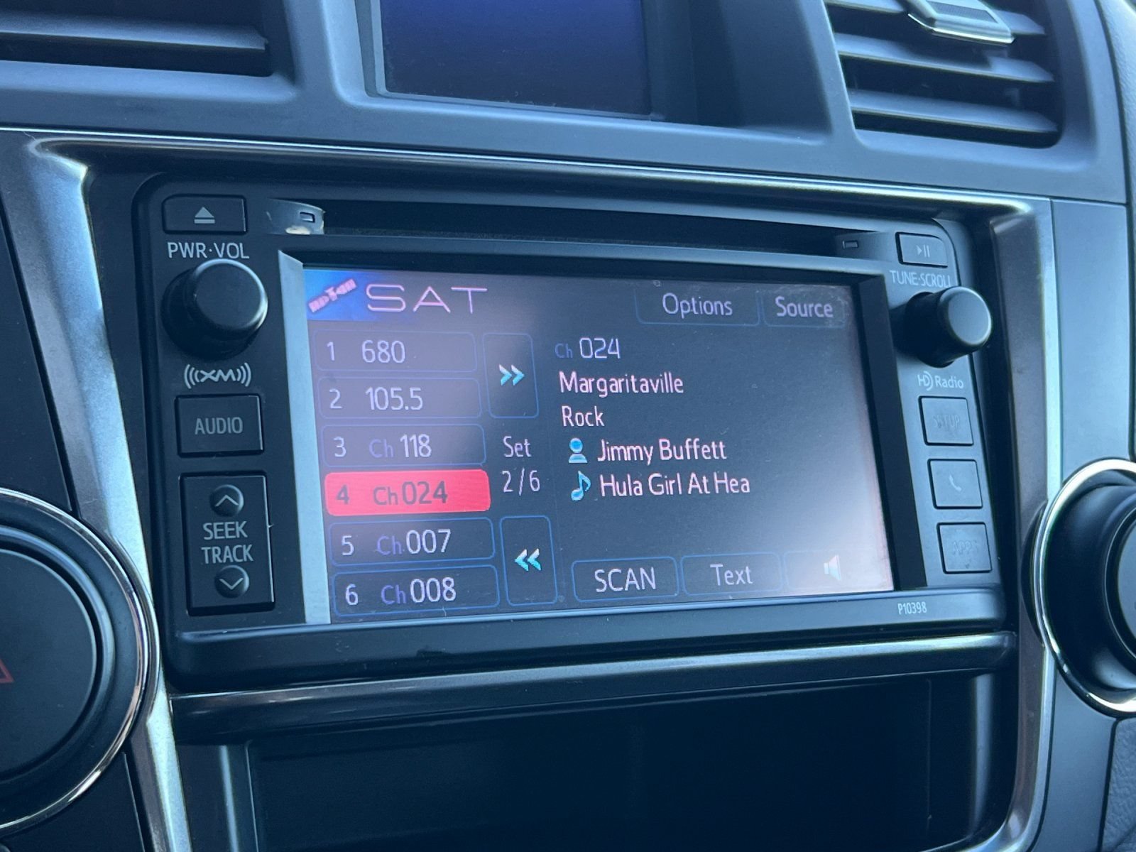 Used 2013 Toyota Highlander SE FWD image 19