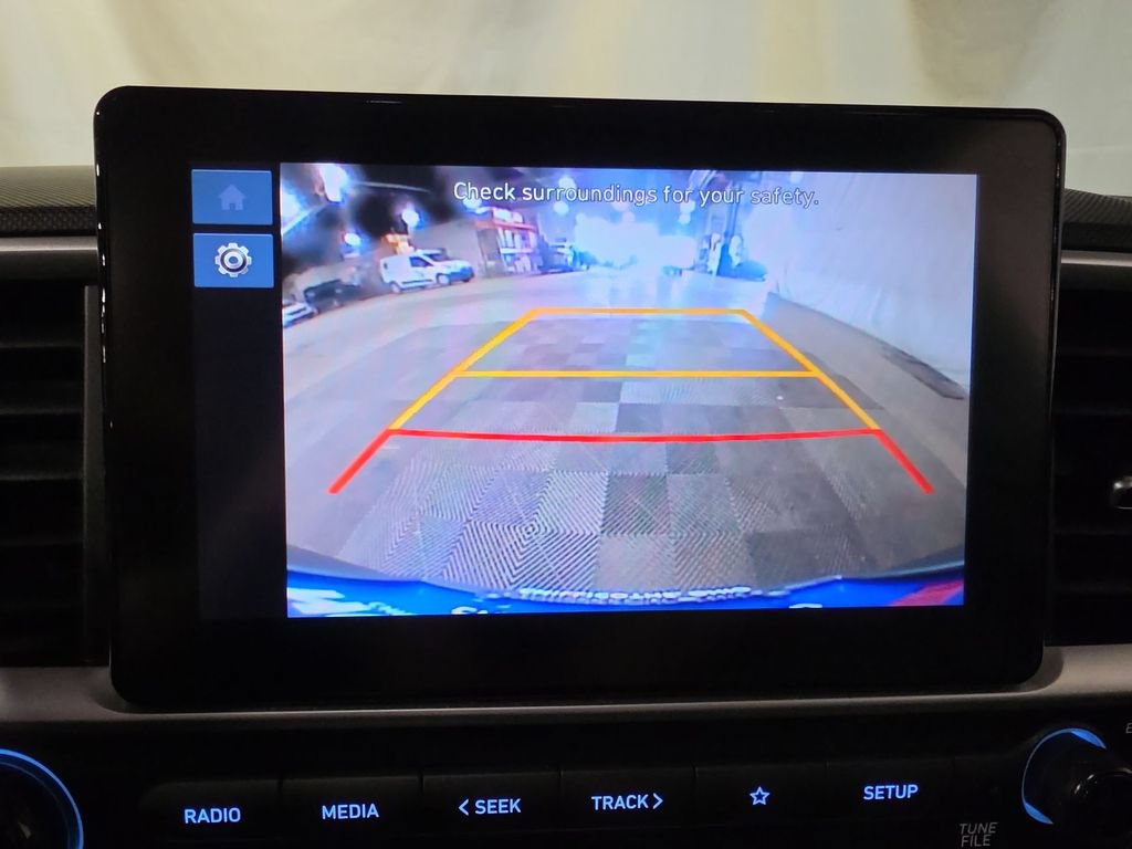 Used 2024 Hyundai Venue SEL FWD image 23