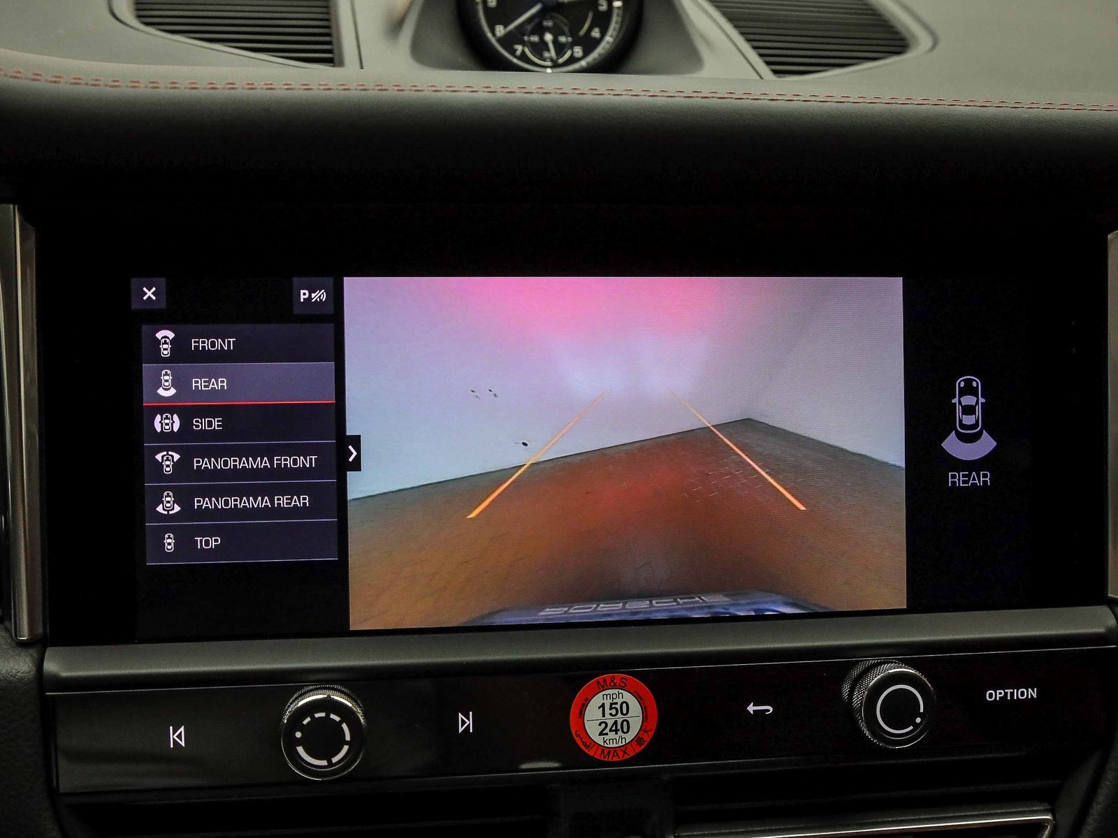 Used 2025 Porsche Macan image 31