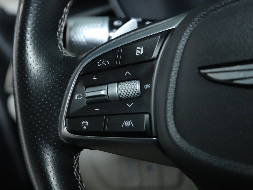 Used 2024 Genesis G70 2.5T image 22