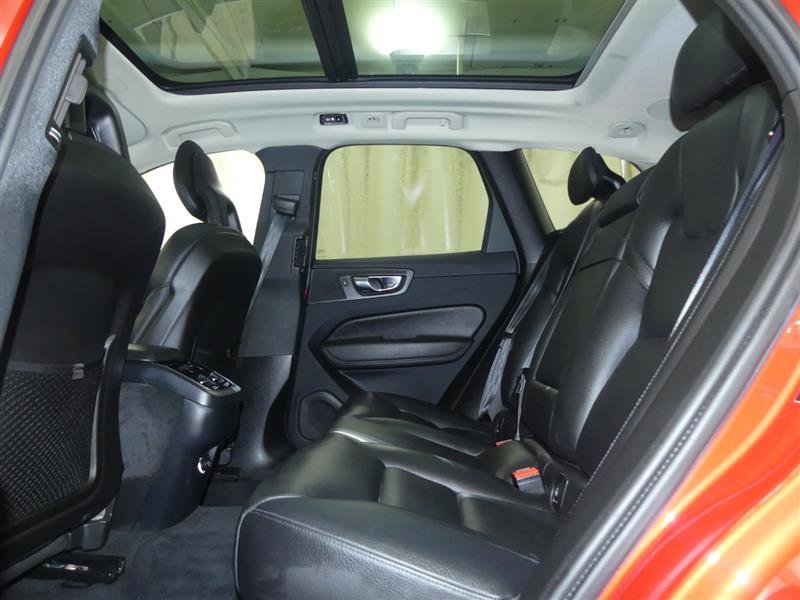 Used 2019 Volvo XC60 T5 Inscription image 24