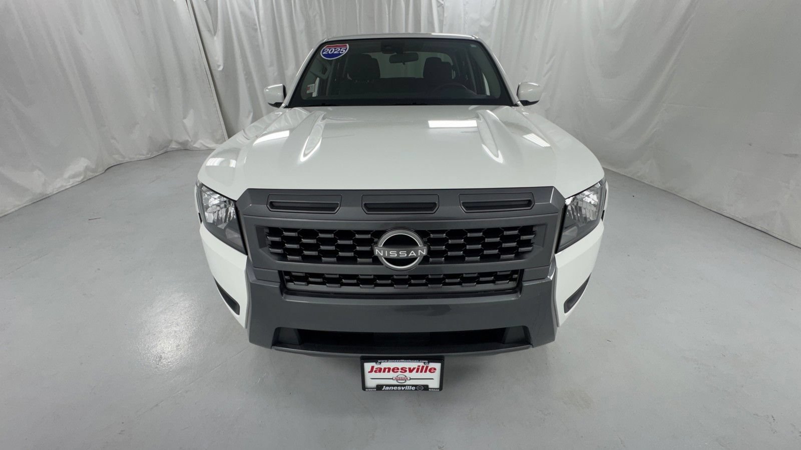 Certified 2025 Nissan Frontier SV AWD/4WD image 8
