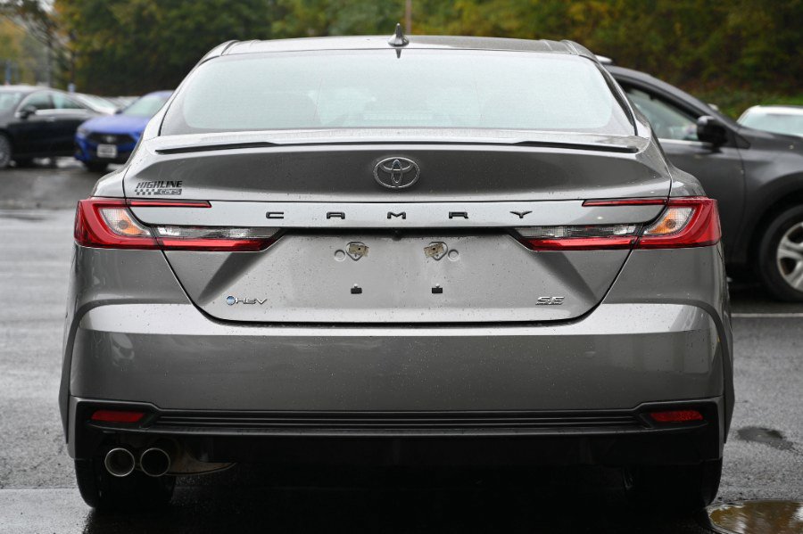 Used 2025 Toyota Camry SE image 4