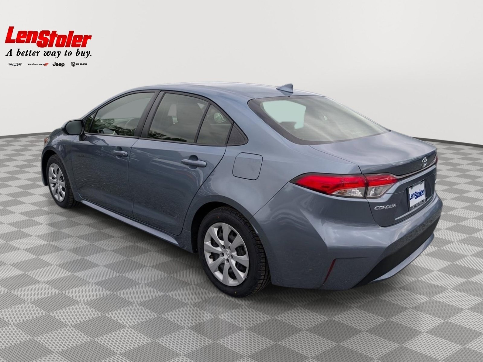 Used 2022 Toyota Corolla LE FWD image 3