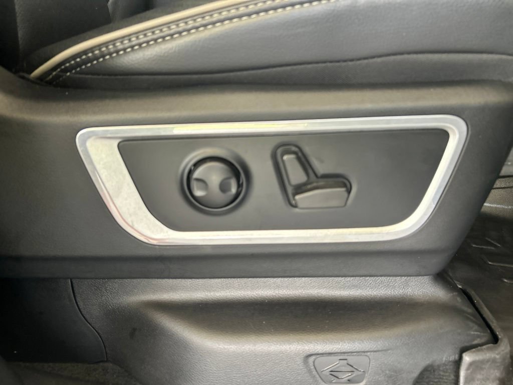 Used 2022 RAM 1500 Laramie AWD/4WD image 29