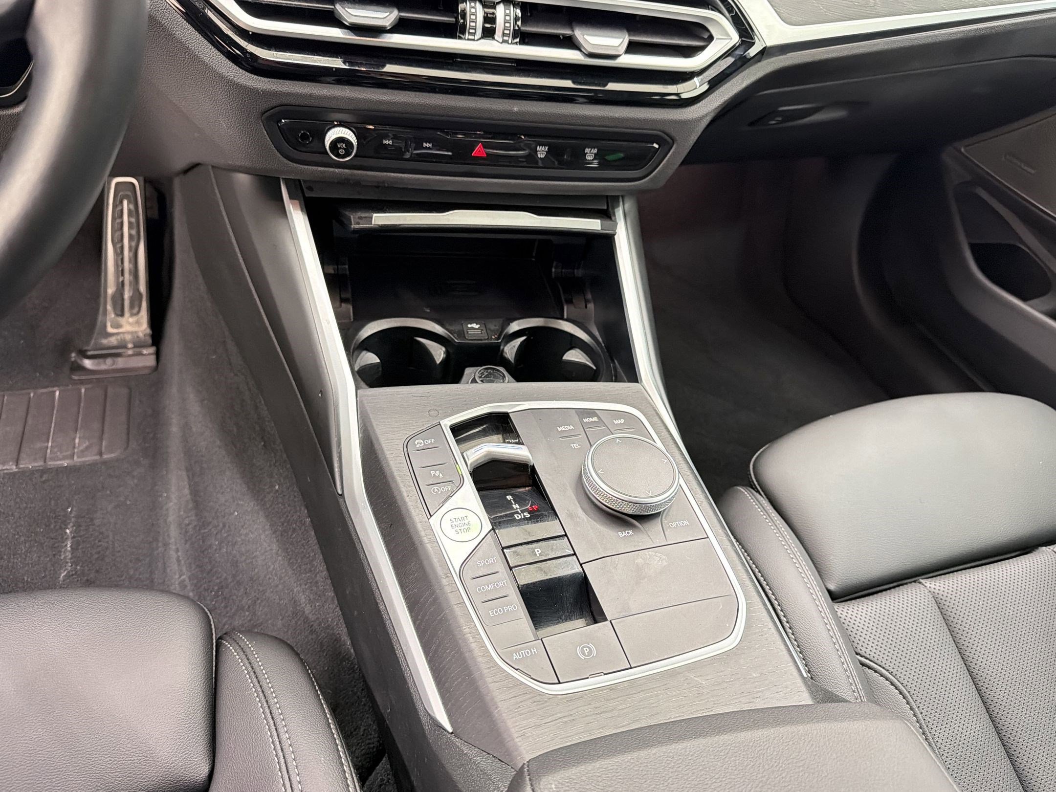 Certified 2024 BMW 330i Sedan w/ M Sport Package RWD image 23