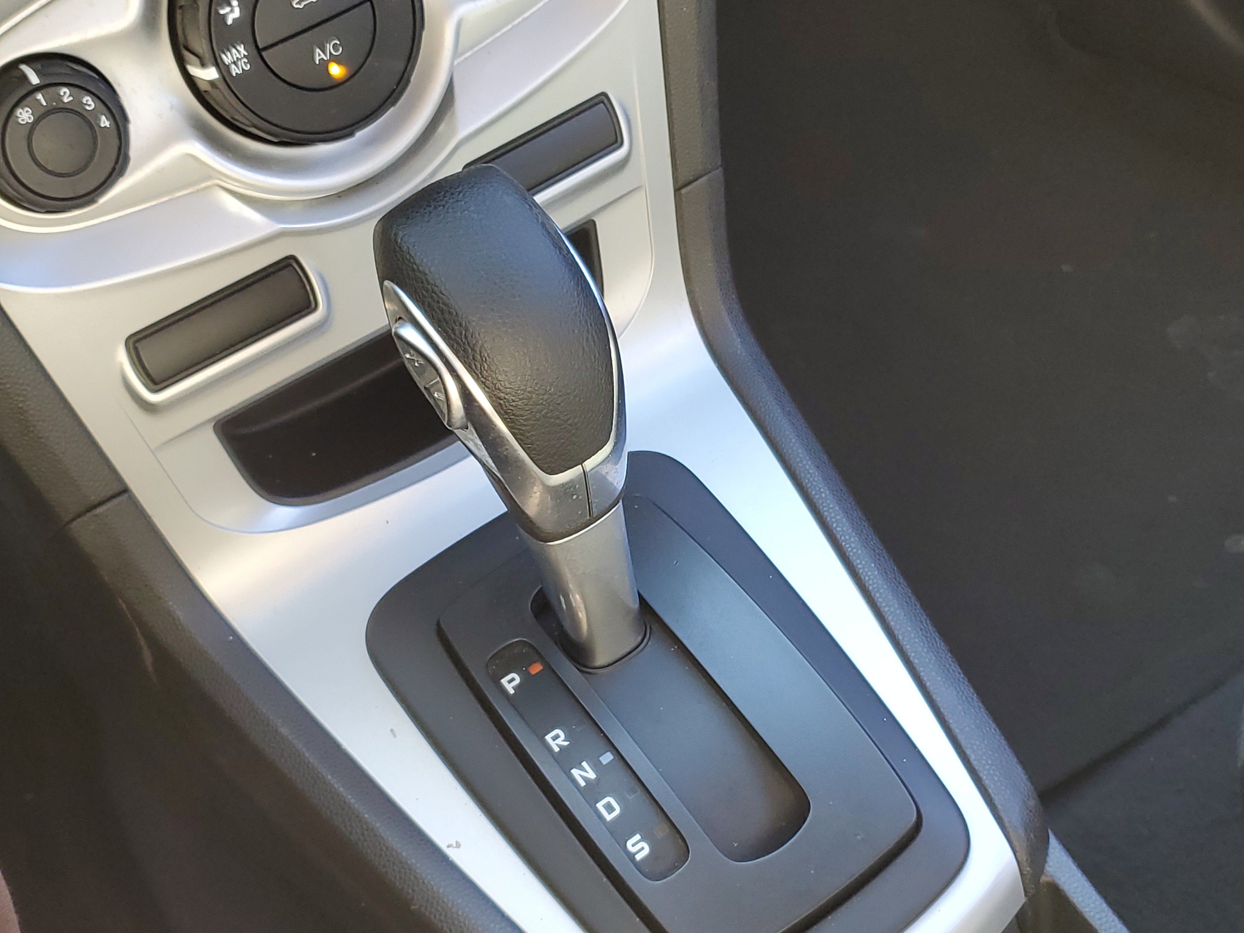 Used 2019 Ford Fiesta SE image 22