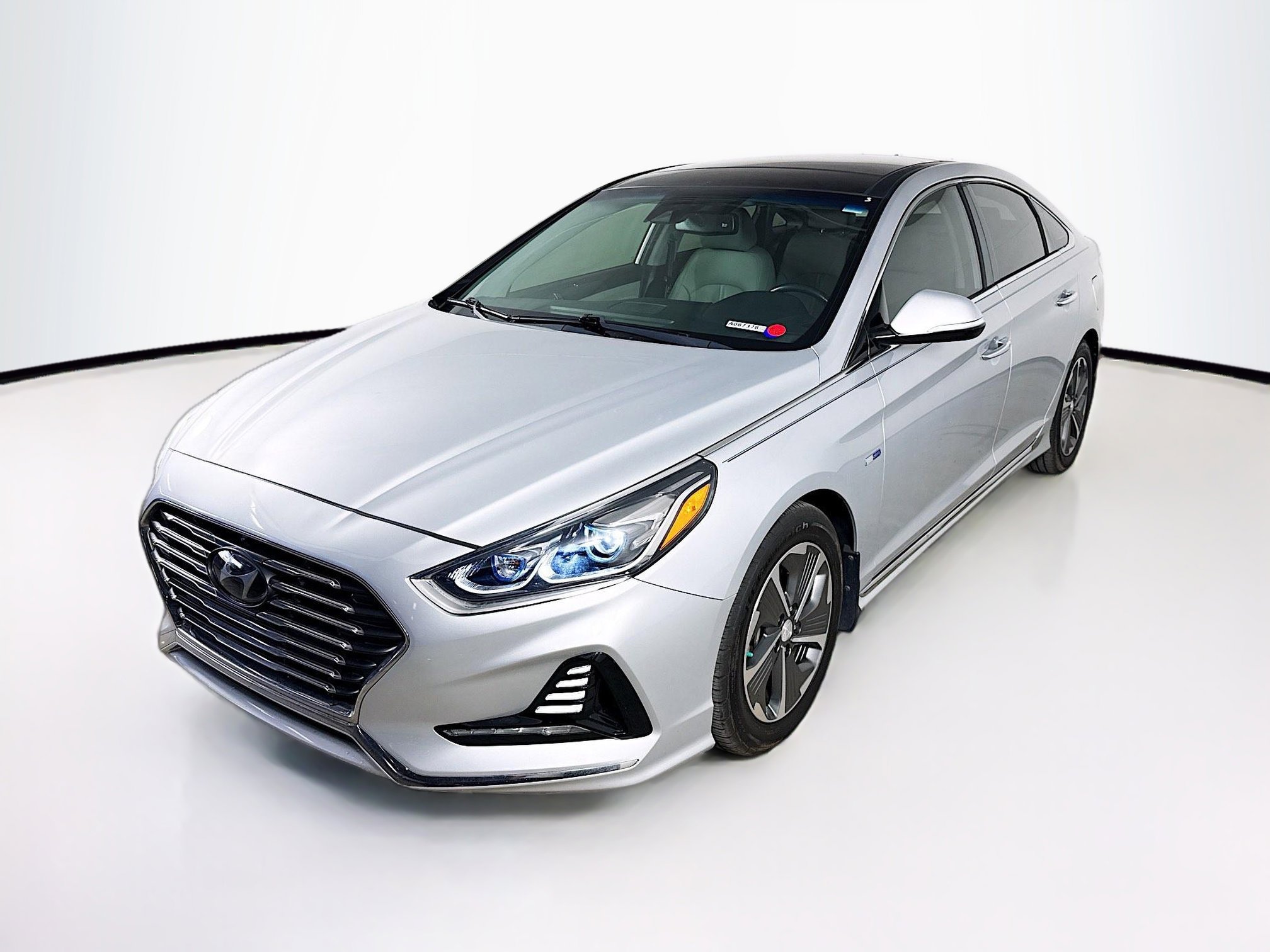 Used 2018 Hyundai Sonata Limited w/ Ultimate Package 02 FWD image 4