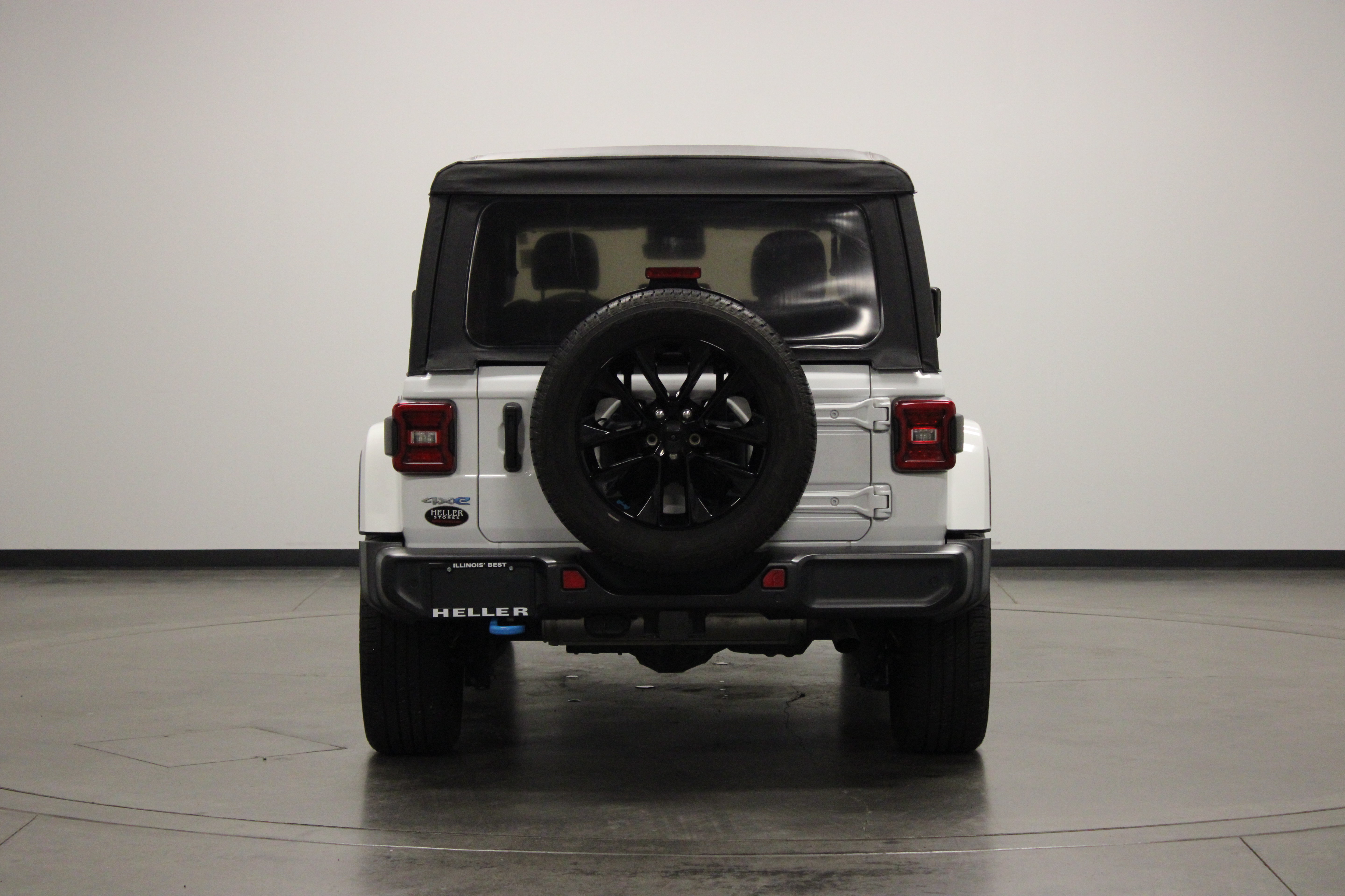 Used 2022 Jeep Wrangler Unlimited Sahara w/ Cold Weather Group AWD/4WD image 7