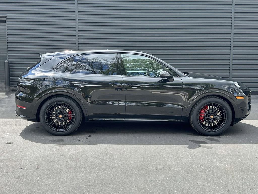 New 2026 Porsche Cayenne GTS AWD/4WD image 6