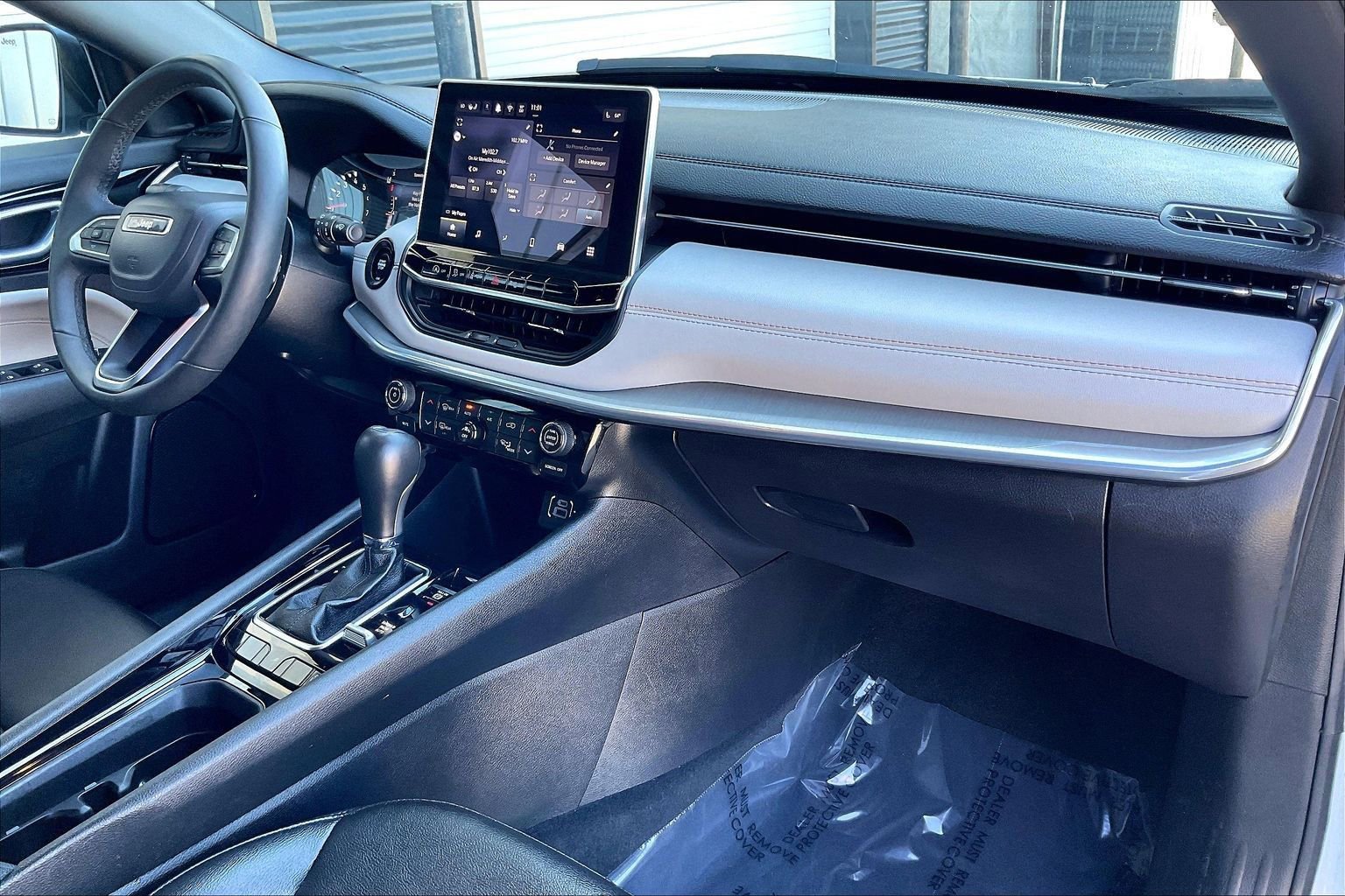 Used 2024 Jeep Compass Limited image 19