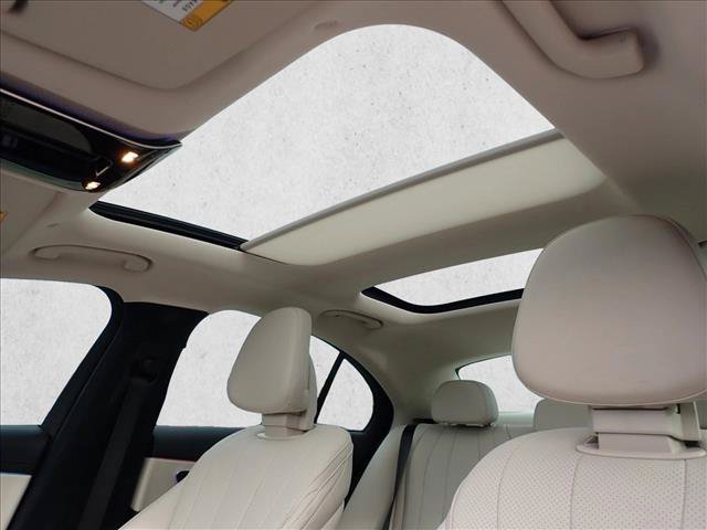 Used 2025 Mercedes-Benz E 350 4MATIC Sedan image 12