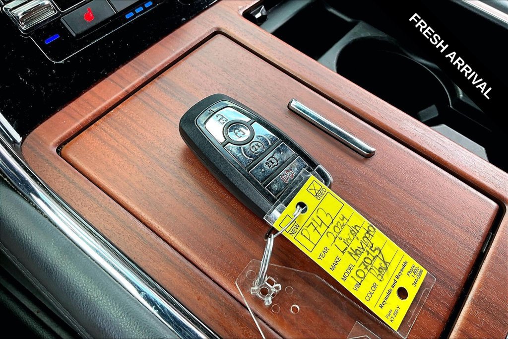 Used 2024 Lincoln Navigator L 4WD image 31
