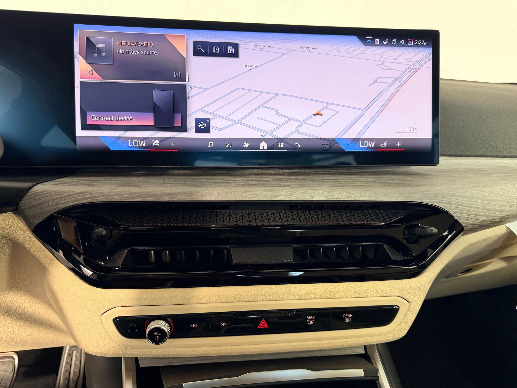 New 2026 BMW 330i Sedan w/ M Sport Package RWD image 27