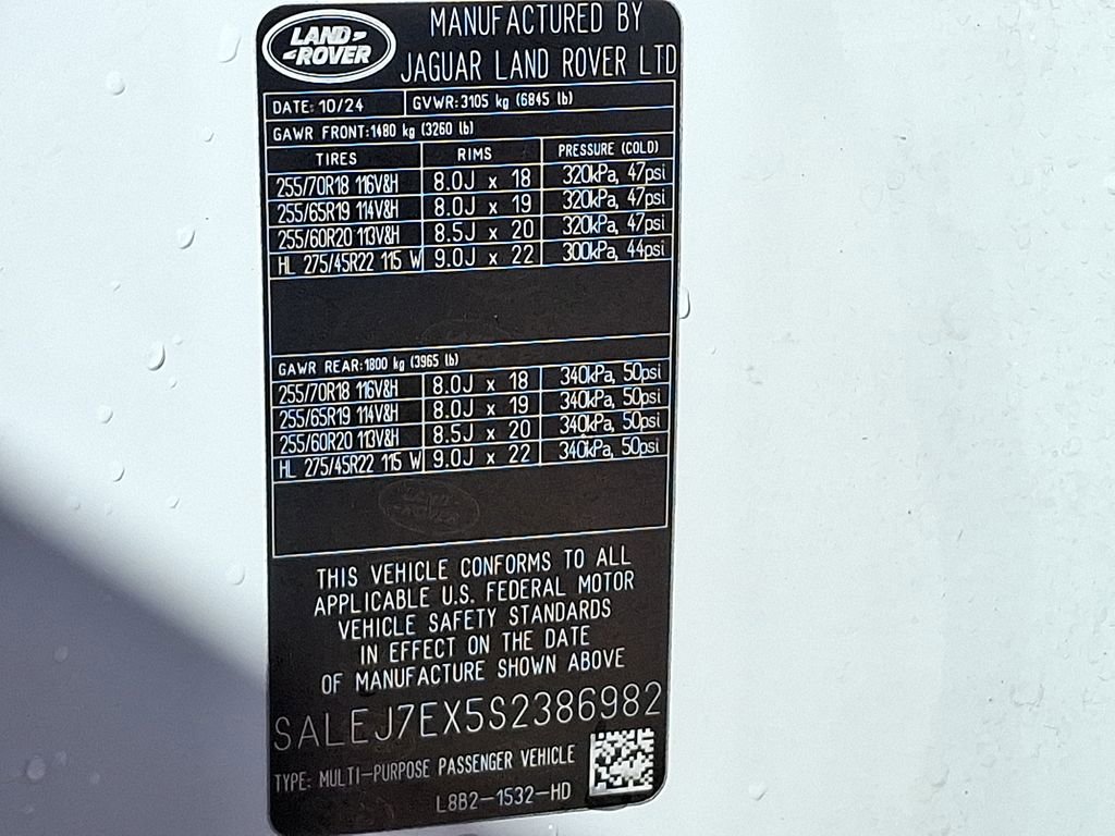 Used 2025 Land Rover Defender 110 S image 27