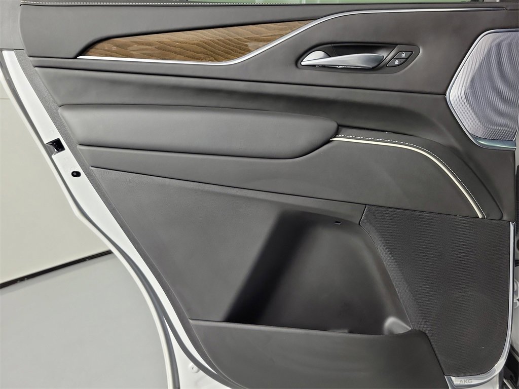 Certified 2023 Cadillac Escalade Sport Platinum w/ LPO, ONYX Package image 14