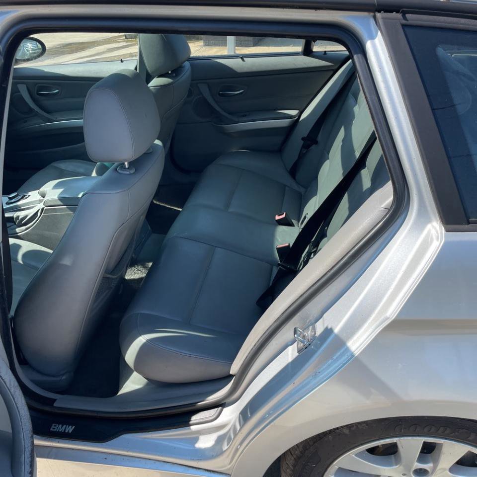 Used 2007 BMW 328xi Wagon AWD/4WD image 17