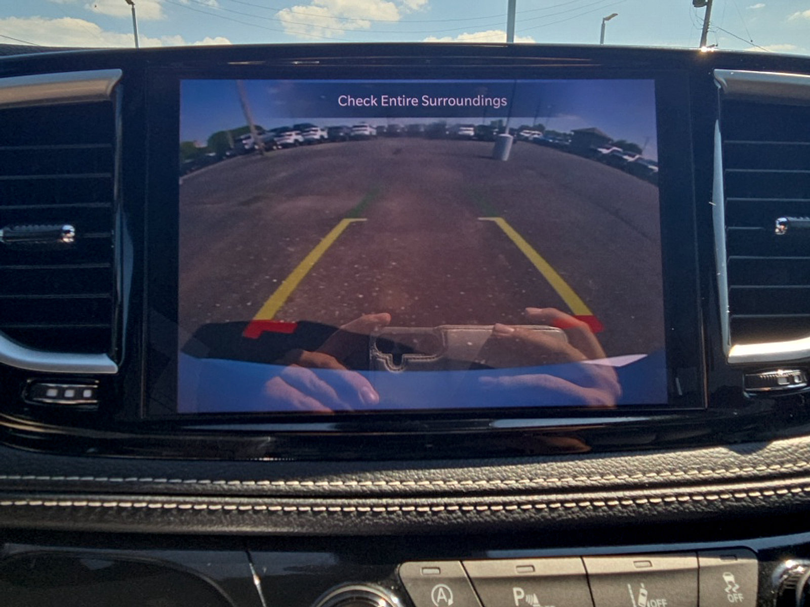 Used 2025 Chrysler Pacifica Limited FWD image 18