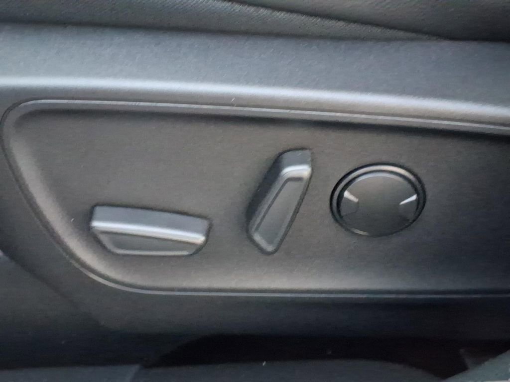 New 2026 Ford Escape Platinum w/ Premium Technology Package image 18