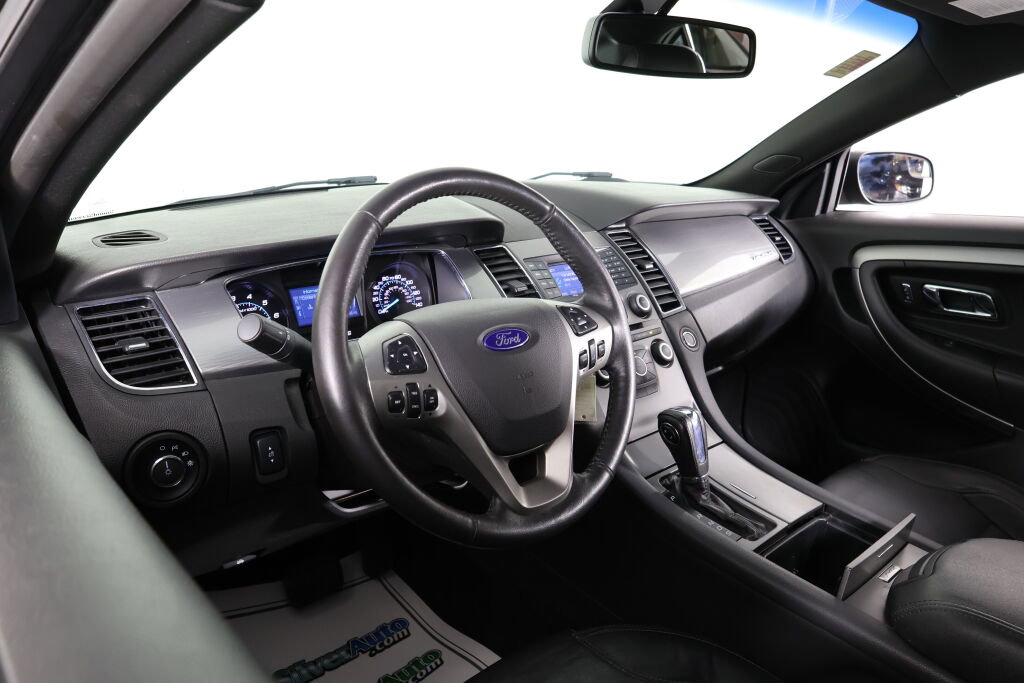 Used 2015 Ford Taurus SEL image 10