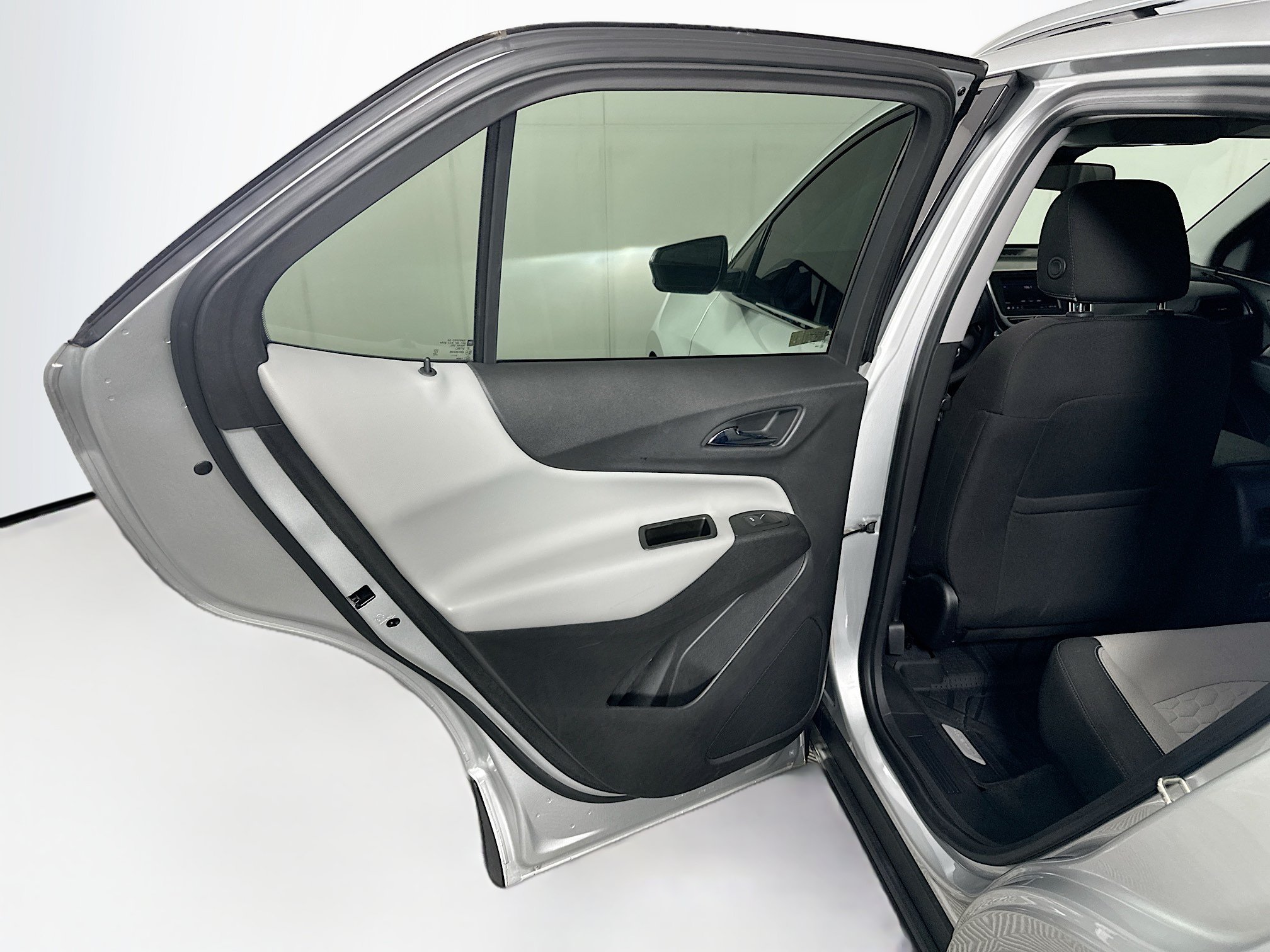 Used 2020 Chevrolet Equinox LT FWD image 24