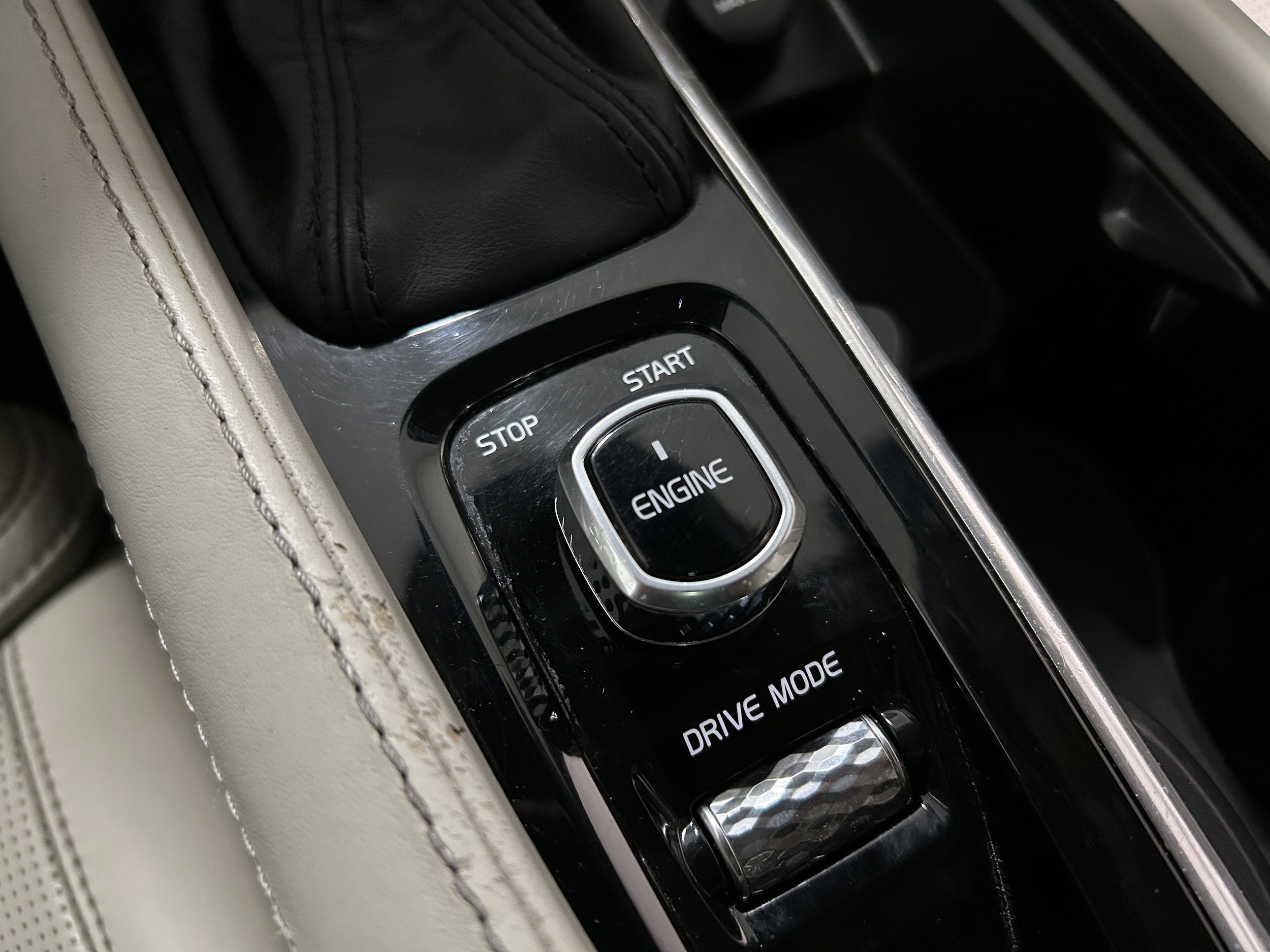 Used 2017 Volvo V90 T6 Cross Country image 11