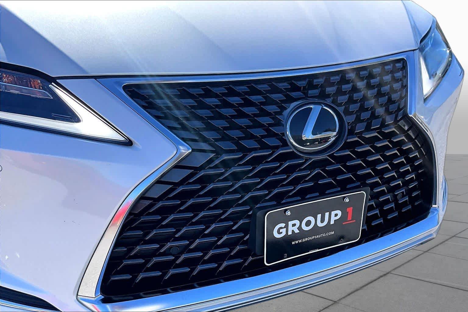 Used 2020 Lexus RX 350L Premium w/ Premium Package AWD/4WD image 30