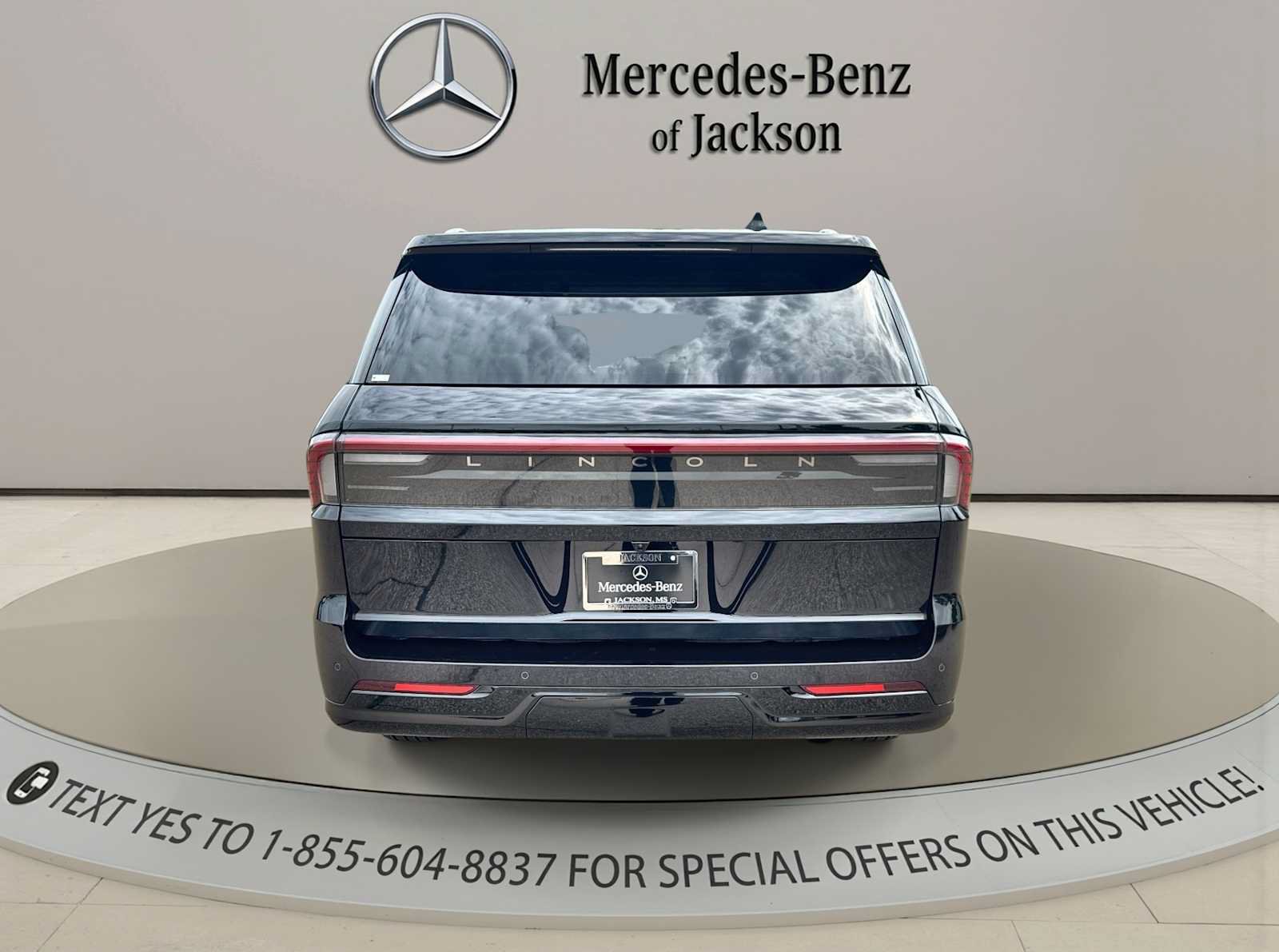 Used 2026 Lincoln Navigator Reserve AWD/4WD image 7