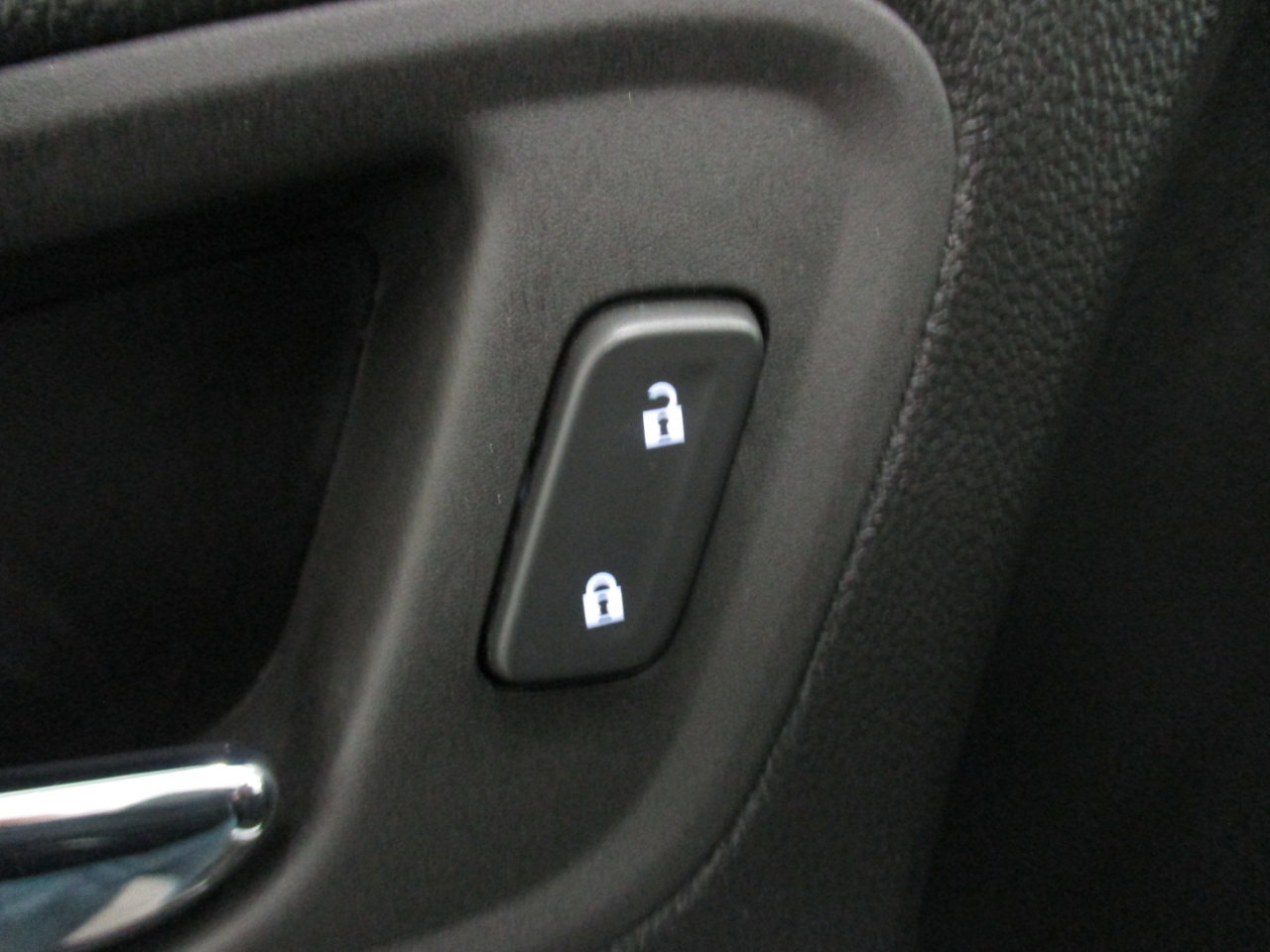 Used 2022 Chevrolet Colorado LT w/ Fleet Safety Package image 14