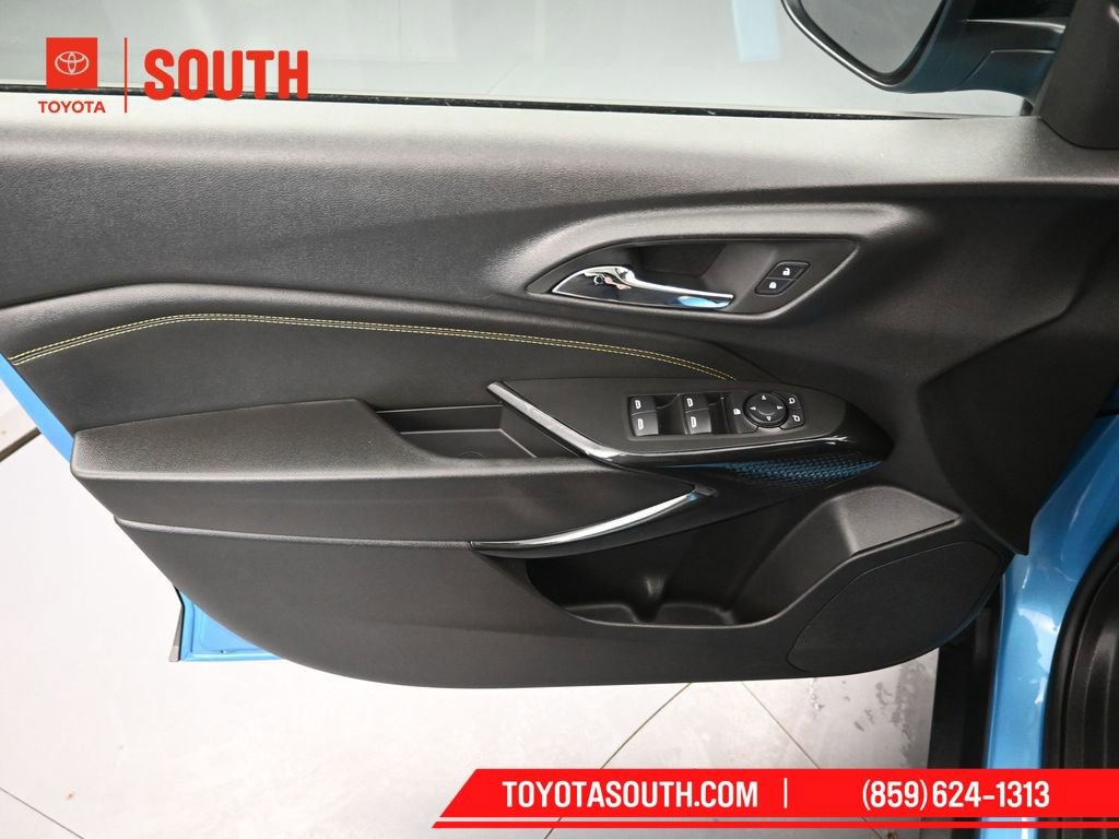 Used 2025 Chevrolet Trax ACTIV w/ Driver Confidence Package image 21