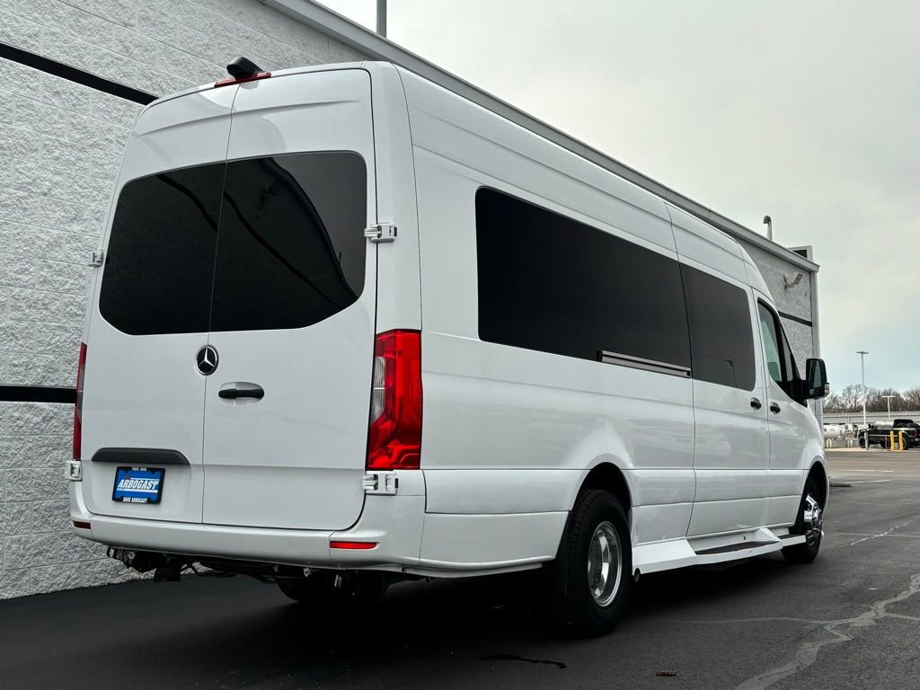Used 2019 Mercedes-Benz Sprinter 170 w/ Driver Convenience Package image 9