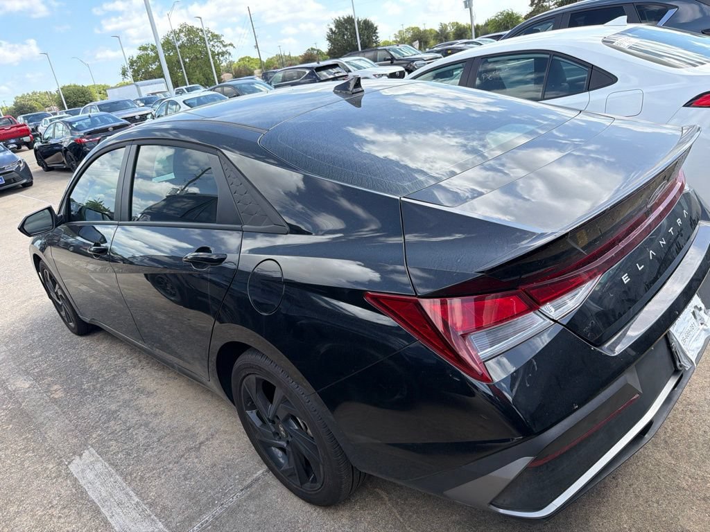 Used 2026 Hyundai Elantra Sport FWD image 4