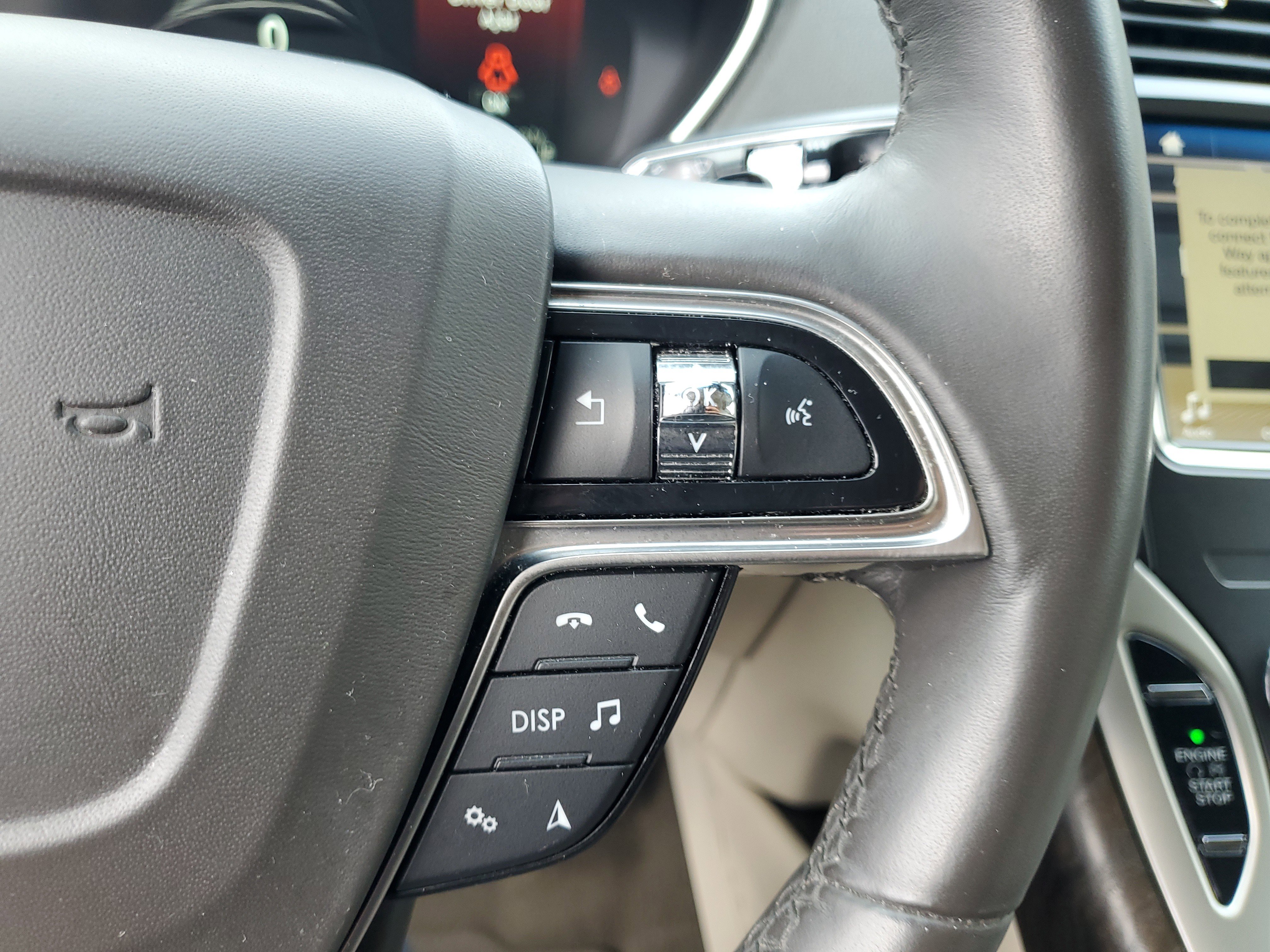 Used 2019 Lincoln Nautilus Select image 24