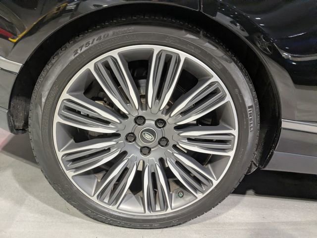 Used 2020 Land Rover Range Rover Long Wheelbase HSE image 18