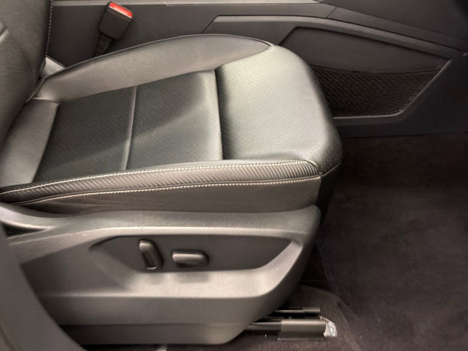 Used 2021 Volkswagen Atlas Cross Sport SEL image 12