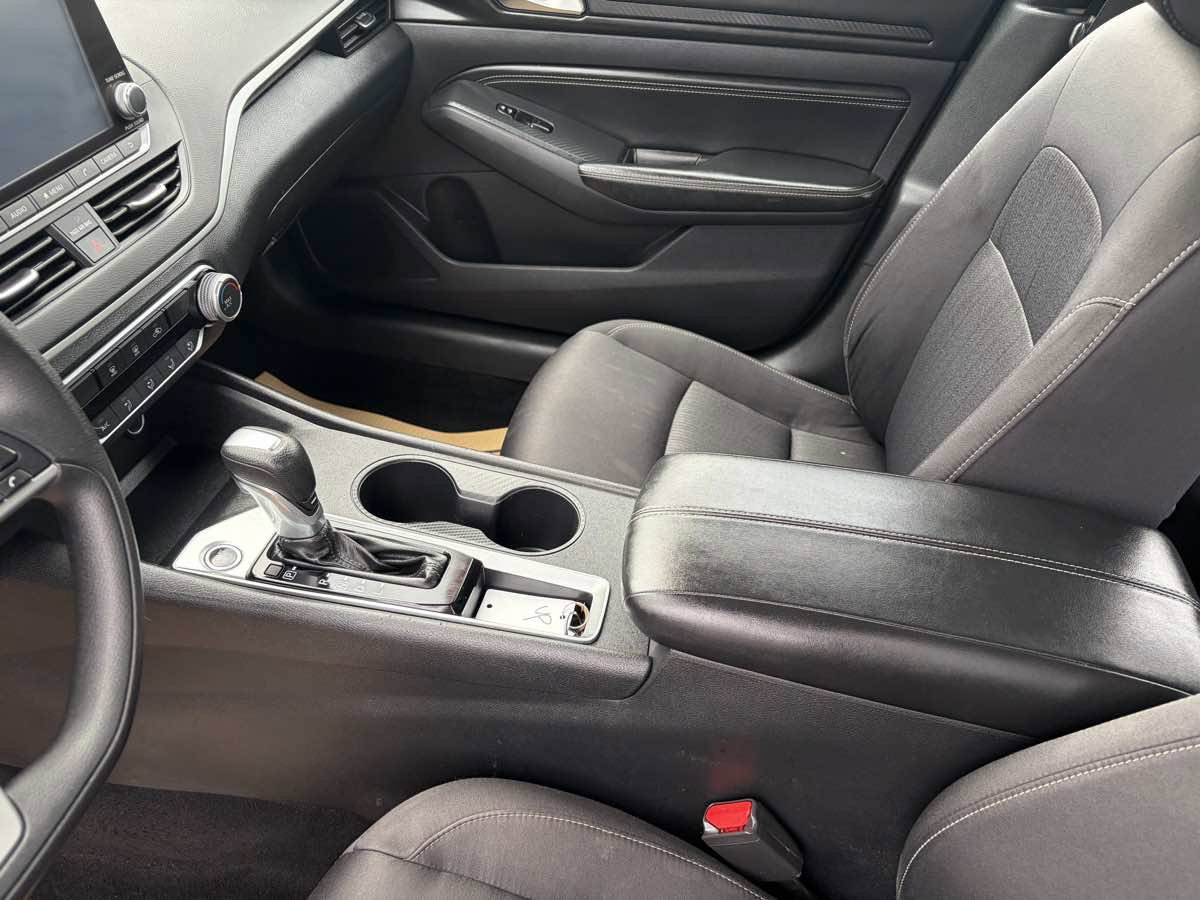 Used 2020 Nissan Altima 2.5 S FWD image 14