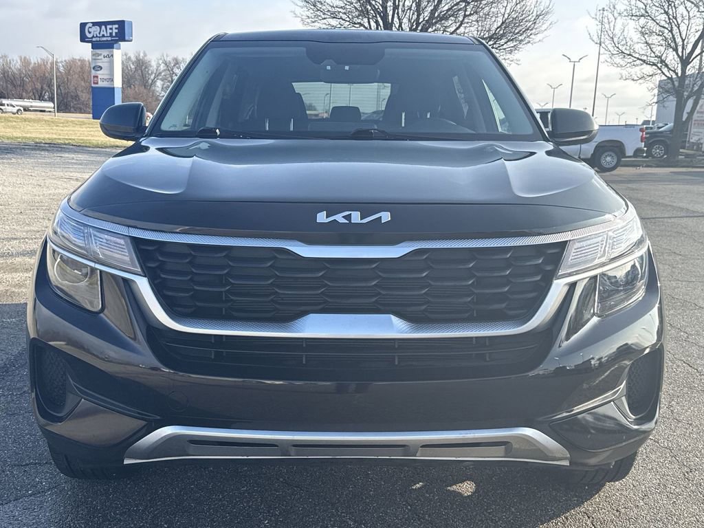 Used 2023 Kia Seltos LX image 3