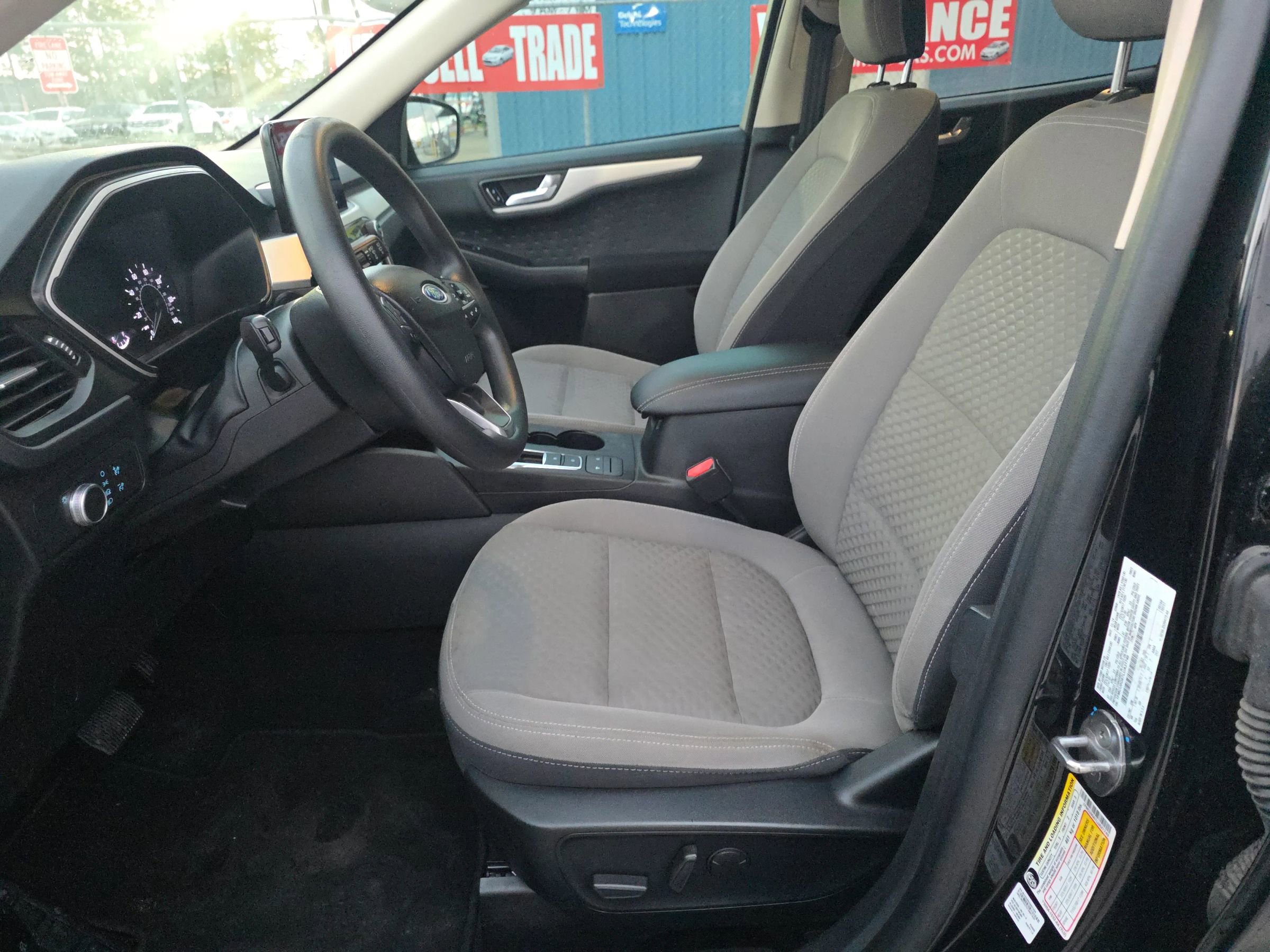 Used 2020 Ford Escape SE image 20