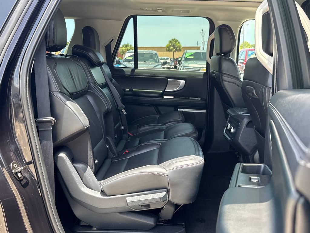 Certified 2025 Ford Expedition Max Platinum AWD/4WD image 32