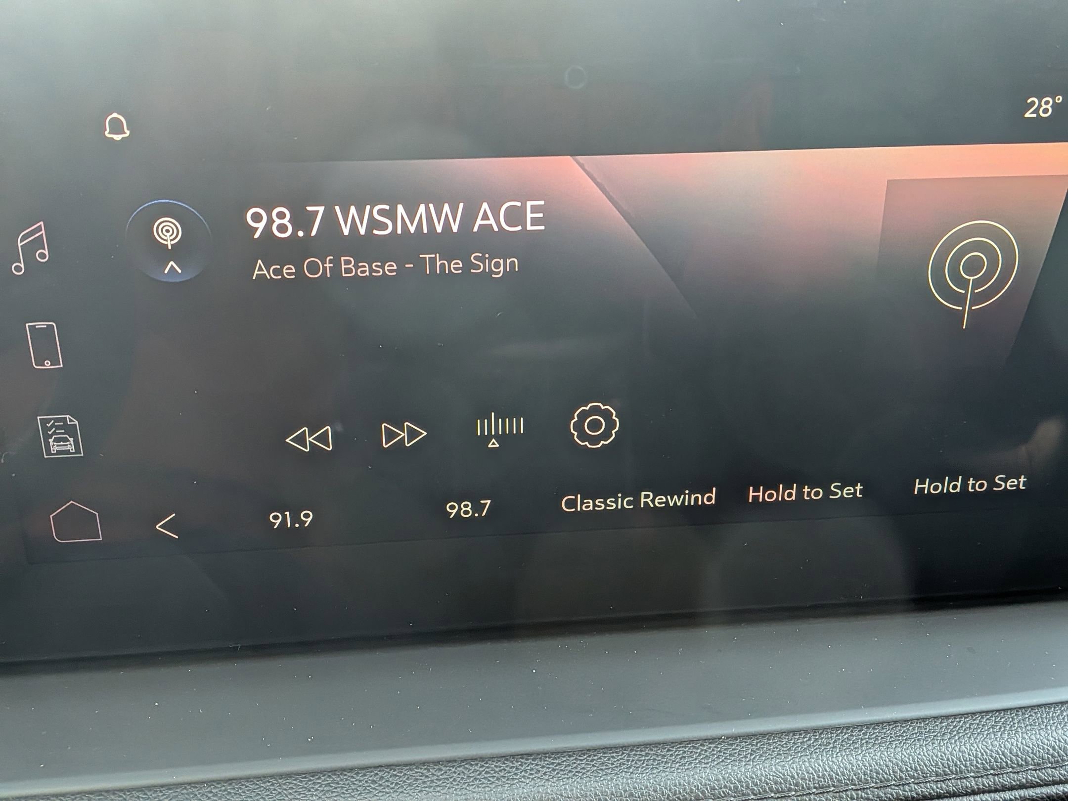 Certified 2024 Buick Encore GX Avenir w/ Avenir Convenience Package image 28