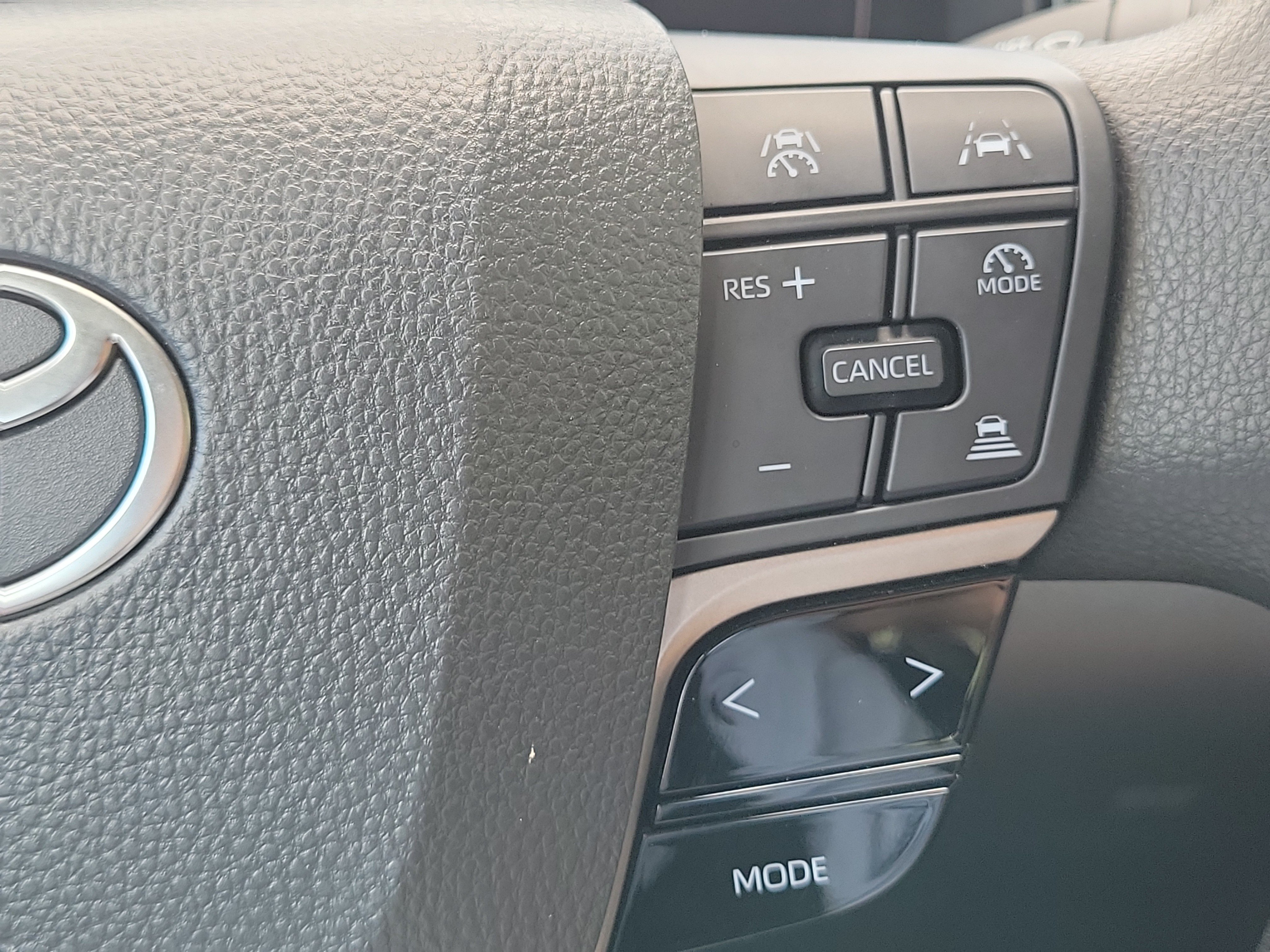 Used 2025 Toyota Camry LE FWD image 21