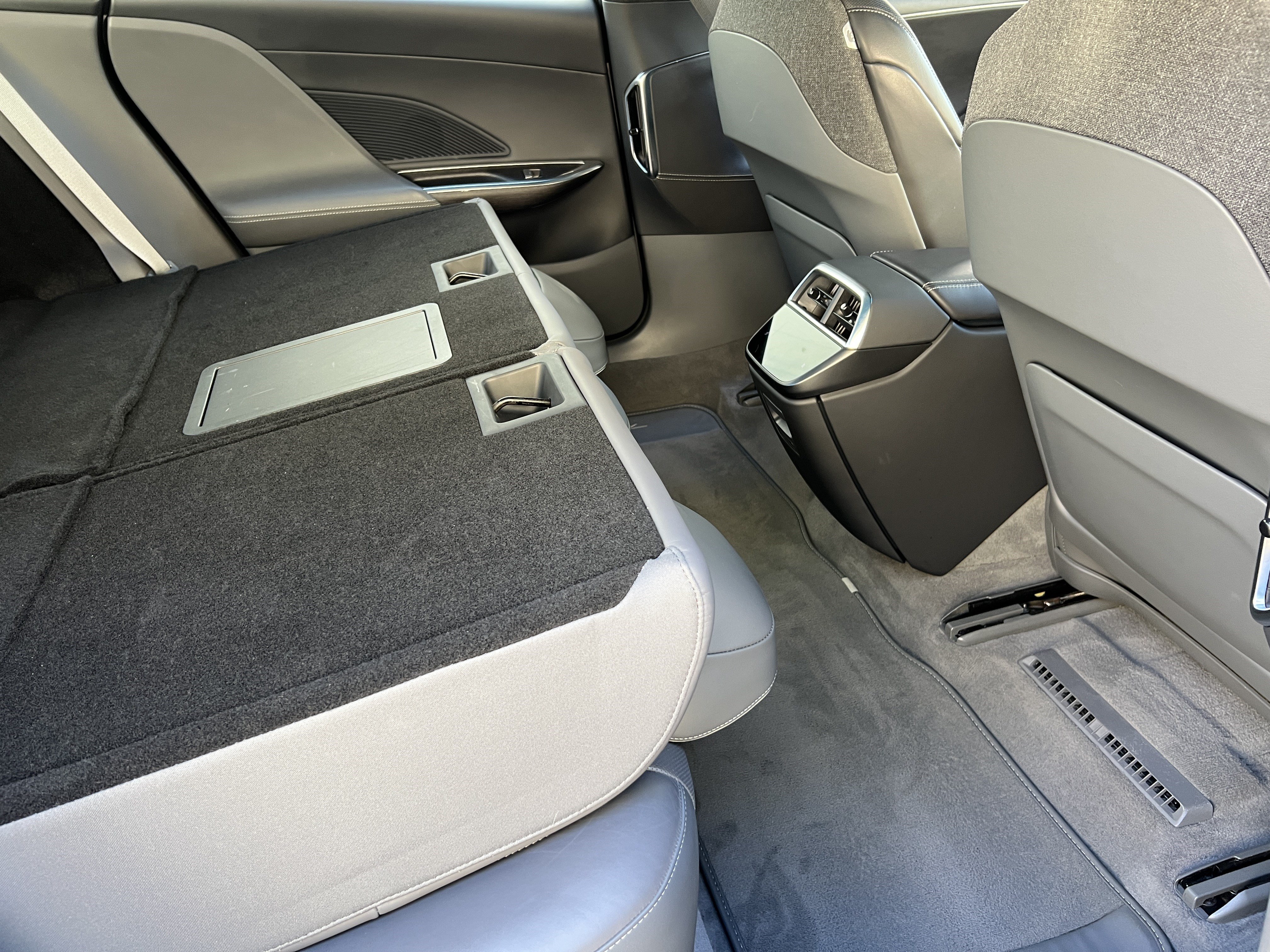 Used 2023 Lucid Air Touring AWD/4WD image 21