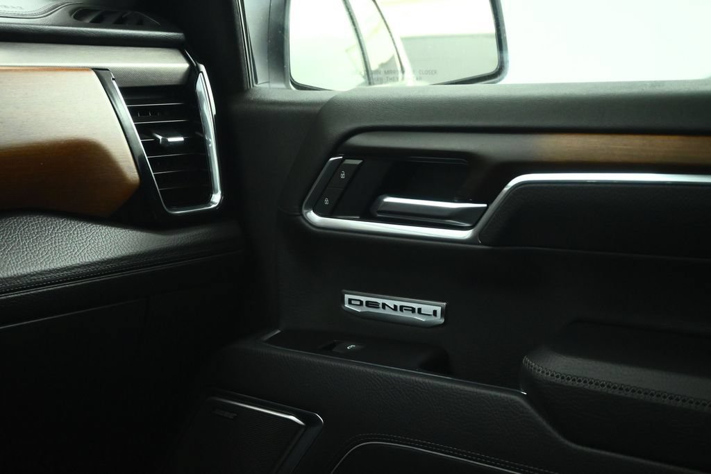 Used 2025 GMC Sierra 1500 Denali w/ Technology Package AWD/4WD image 46