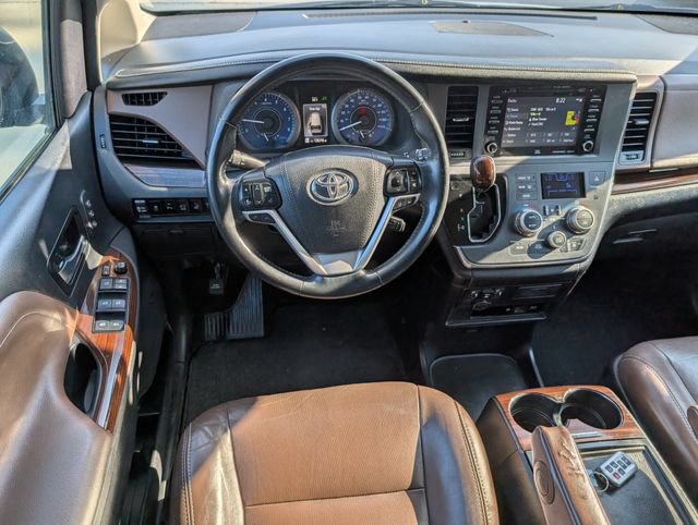Used 2018 Toyota Sienna Limited Premium FWD image 14
