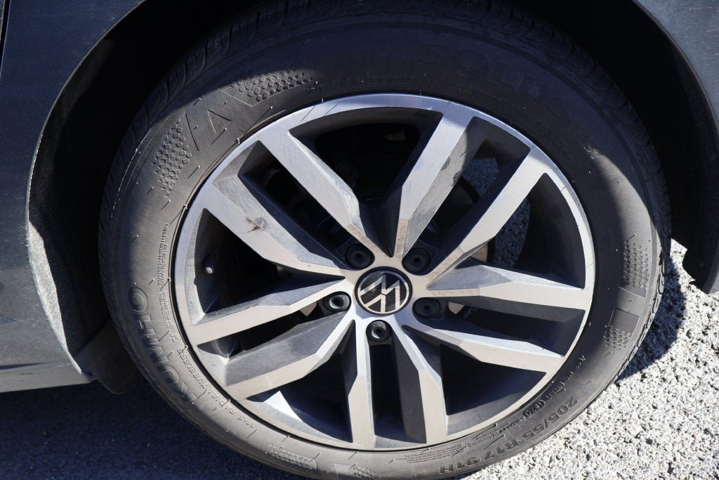 Used 2025 Volkswagen Jetta SE FWD image 10