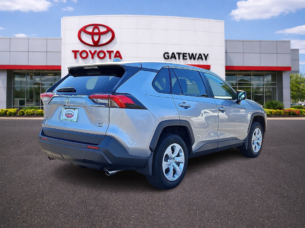 Certified 2023 Toyota RAV4 LE AWD/4WD image 5