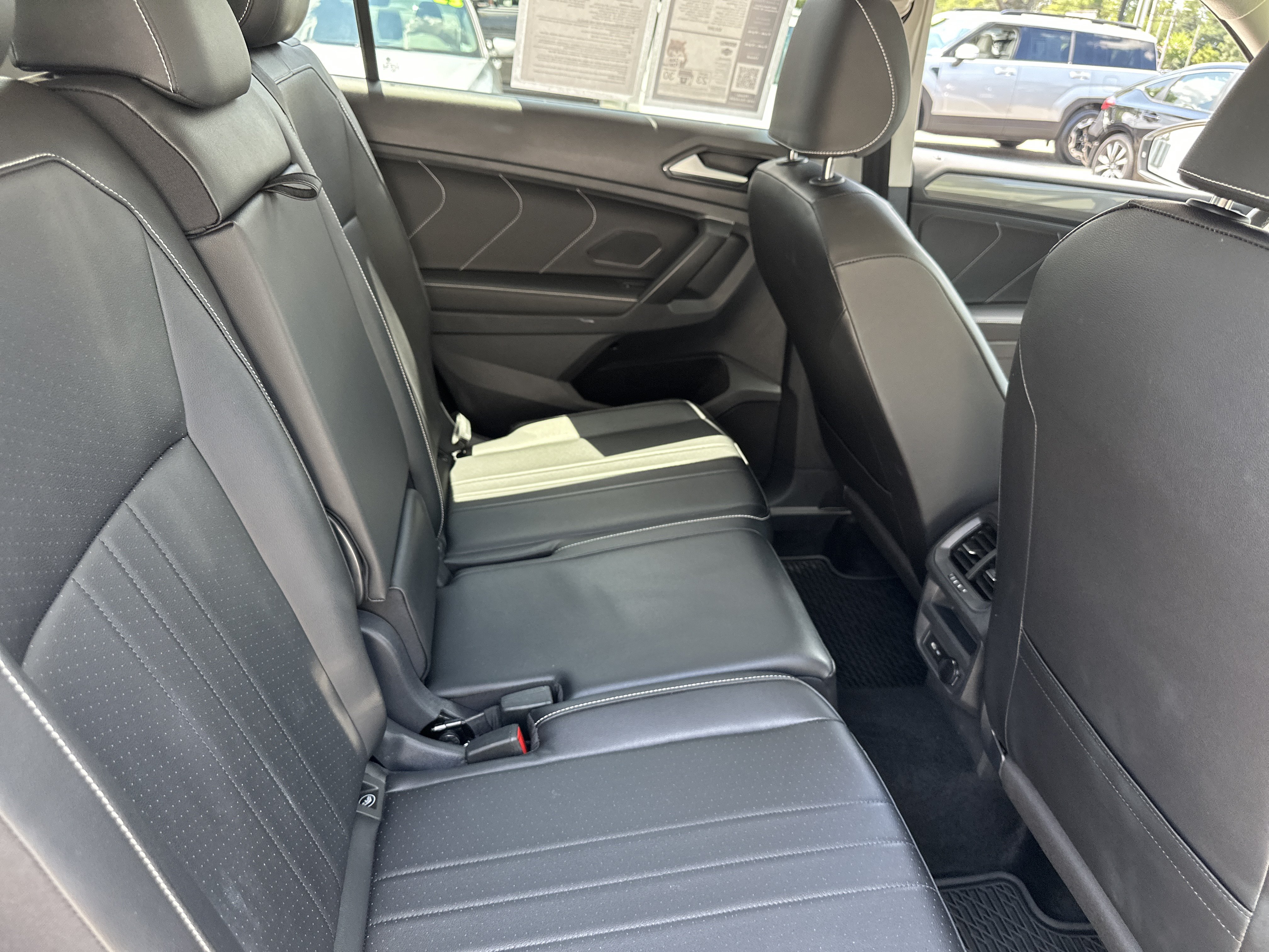 Used 2024 Volkswagen Tiguan SE FWD image 14